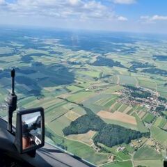 Flugwegposition um 14:03:11: Aufgenommen in der Nähe von Gemeinde Dobersberg, Österreich in 1437 Meter
